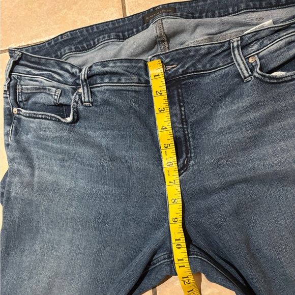 Silver Jeans - Picture 3 of 6